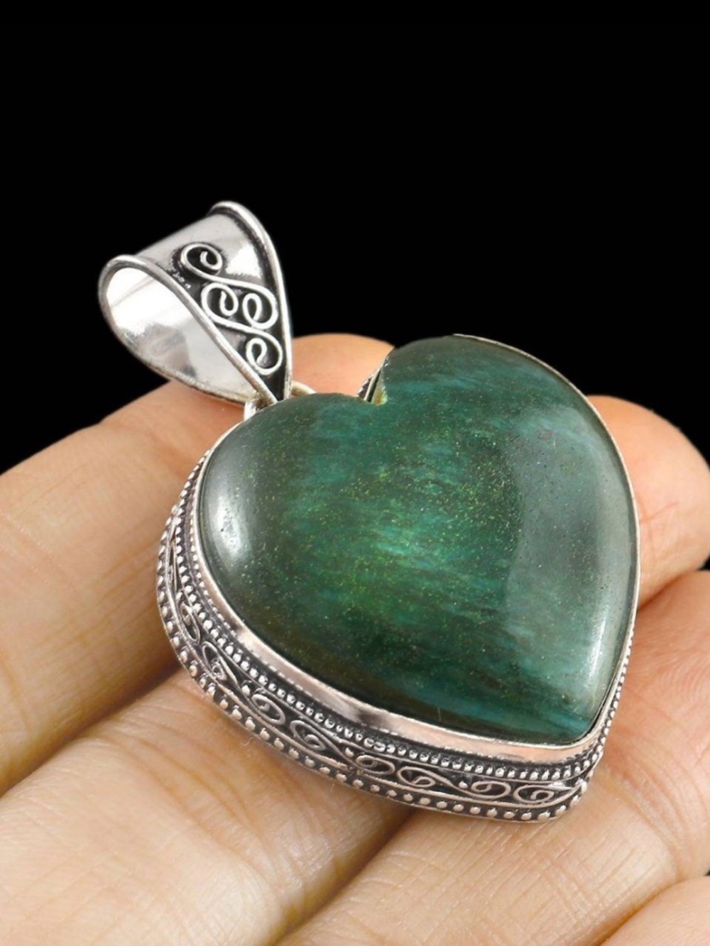 Gorgeous Natural Aventurine 925 sterling silver heart pendant